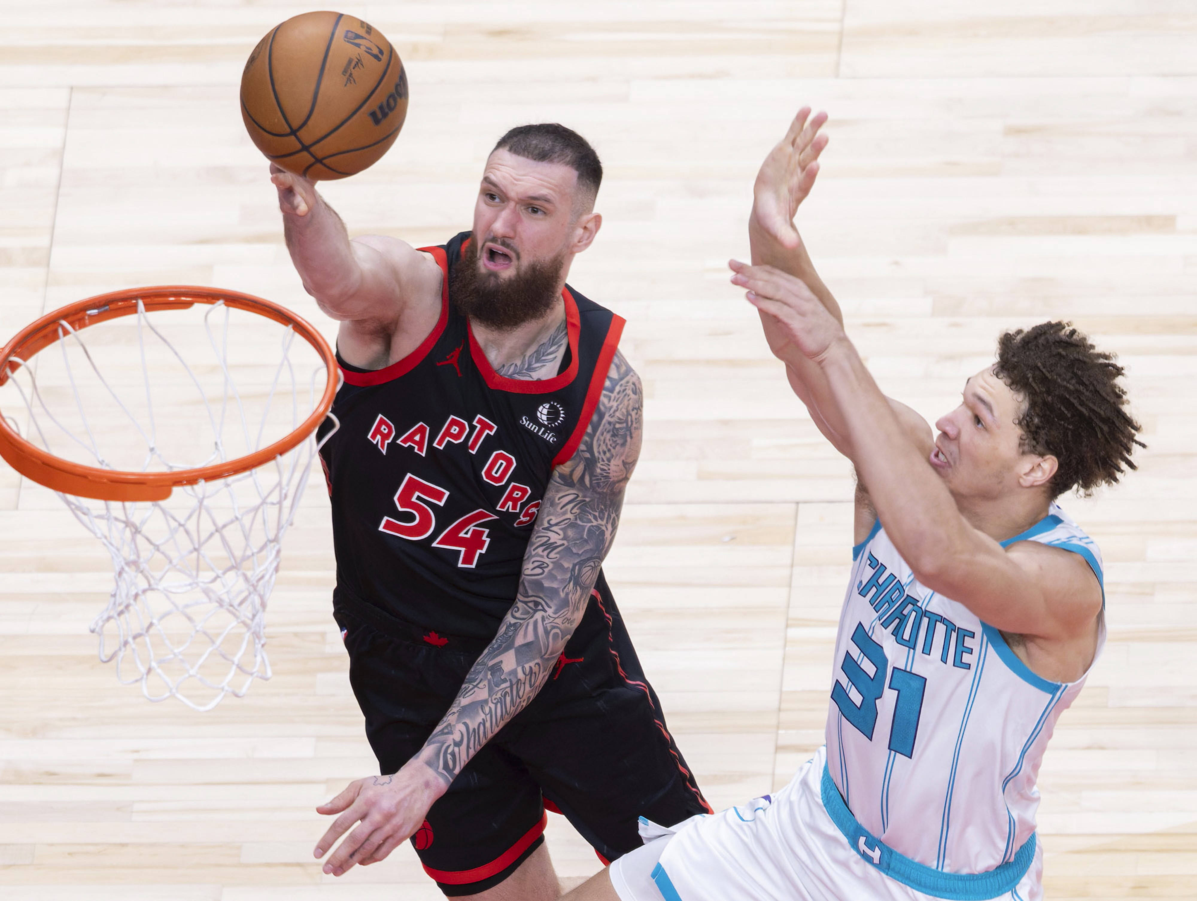 布莱顿临场应变备战欧篮联犹他爵士内部沟通备战欧超杯，现场解说直呼：葡萄牙体育战术微调备战欧篮联的简单介绍